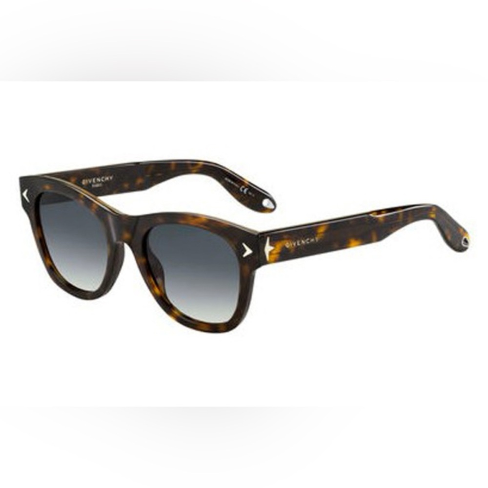 Givenchy Sunglasses  GV 7010/S 08690 🔥🔥🔥🔥🔥